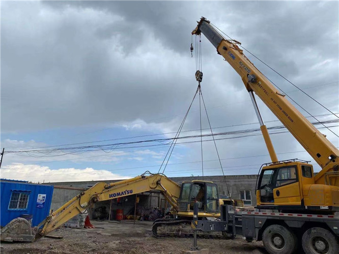 平果市25吨吊车的工作半径是多少？