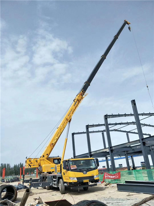 平果市超高层建筑钢结构吊装案例
